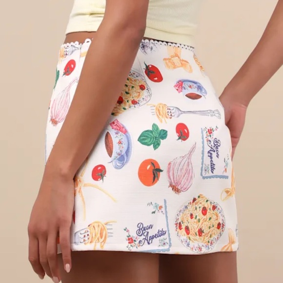 lulus patterned mini skirt - Picture 3 of 6
